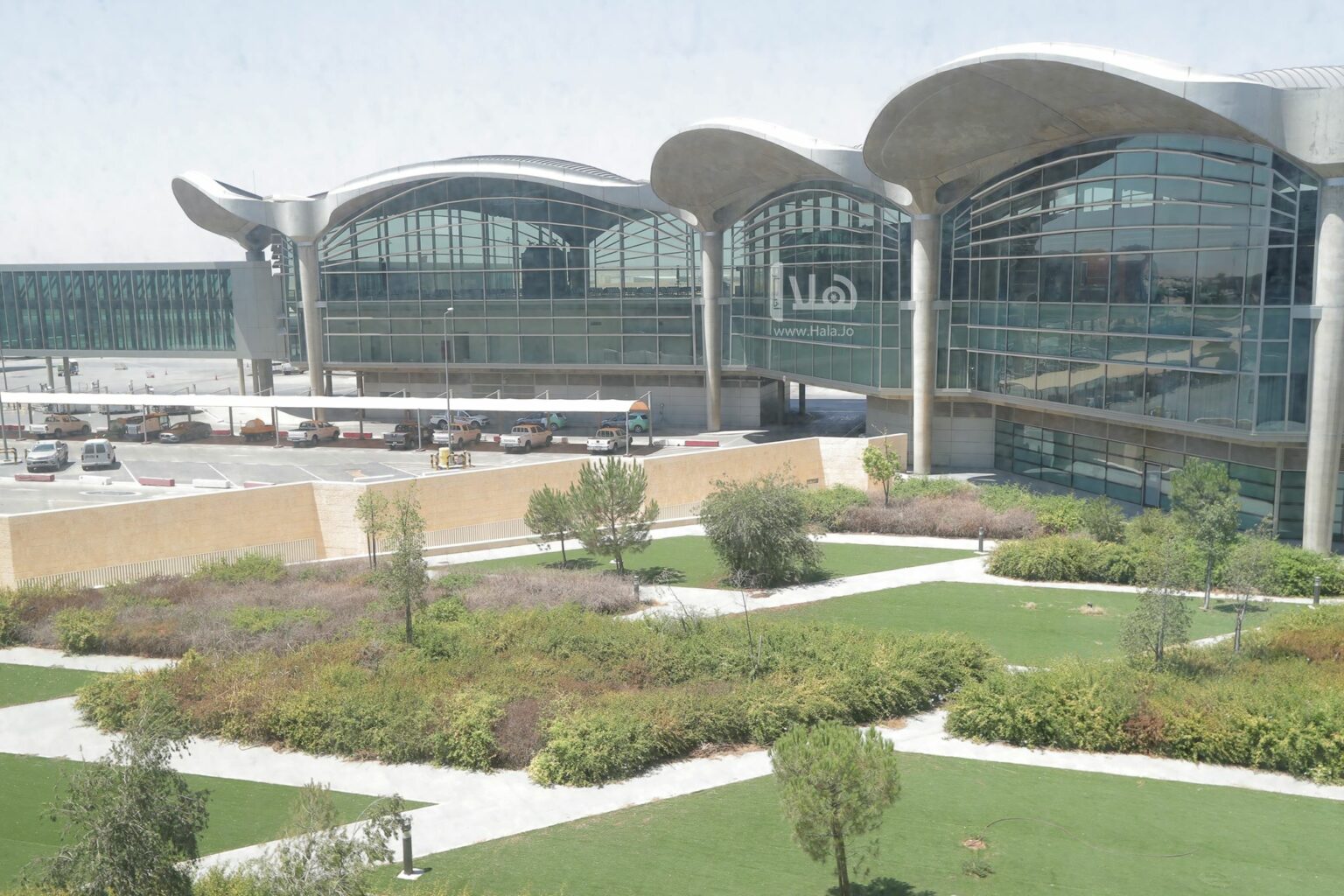مطار الملكة علياء