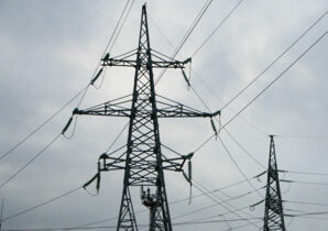 Photo of “الكهرباء” تعلن الطوارىء القصوى للتعامل مع المنخفض