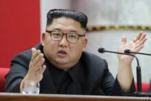 Photo of زعيم كوريا الشمالية يعلن “الانتصار” على جائحة كورونا