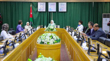Photo of لجنة المرأة في الأعيان تطلع على مبادرة حرير