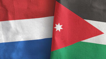 Photo of الأردن يُثمّن مواقف هولندا الداعمة لحلّ الدولتين
