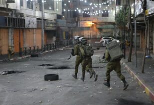 Photo of “الصحة الفلسطينية”: 3 شهداء و 40 إصابة برصاص الاحتلال في نابلس