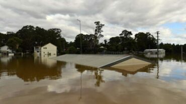Photo of أستراليا تعلن عن كارثة طبيعية بسبب الفيضانات