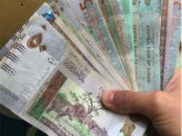 Photo of سعر الدولار في مصر يستقر قرب أعلى مستوى له وسط حالة ترقب