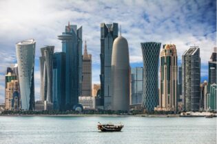 Photo of قطر: 12.3 مليار دولار فائض مالي متوقع لموازنة 2022