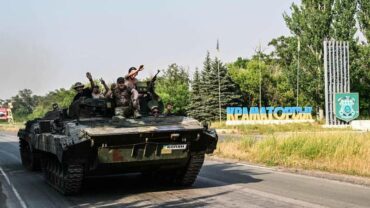 Photo of القوات الروسية تتقدم في دونيتسك شرقي أوكرانيا