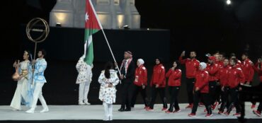 Photo of أبو السعود وبشناق يرفعان العلم الأردني بافتتاح دورة ألعاب التضامن الإسلامي