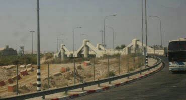 Photo of وزير النقل: 4 أعوام لتنفيذ تأهيل جسر الملك حسين