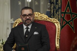 Photo of عاهل المغرب يتلقى دعوة لحضور القمة العربية المقررة بالجزائر