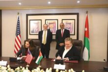 Photo of توقيع اتفاقية المنحة الأمريكيَّة لدعم الموازنة الأردنية بـ845.1 مليون دولار