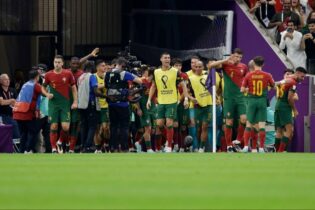 Photo of البرتغال والمغرب يلتقيان بربع نهائي كأس العالم السبت