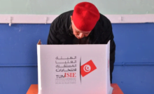 Photo of دورة ثانية للانتخابات البرلمانية في تونس وسط أزمة سياسية واقتصادية