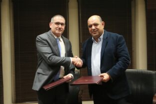 Photo of الاقتصاد الرقمي توقع اتفاقية شراكة لإنشاء مركز تقني في عمان