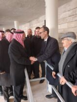 Photo of مندوبا عن الملك.. رئيس الديوان يقدم العزاء إلى عشيرة البقاعين