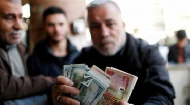 Photo of السلطات العراقية ترفع سعر صرف الدينار مقابل الدولار بنسبة 10%