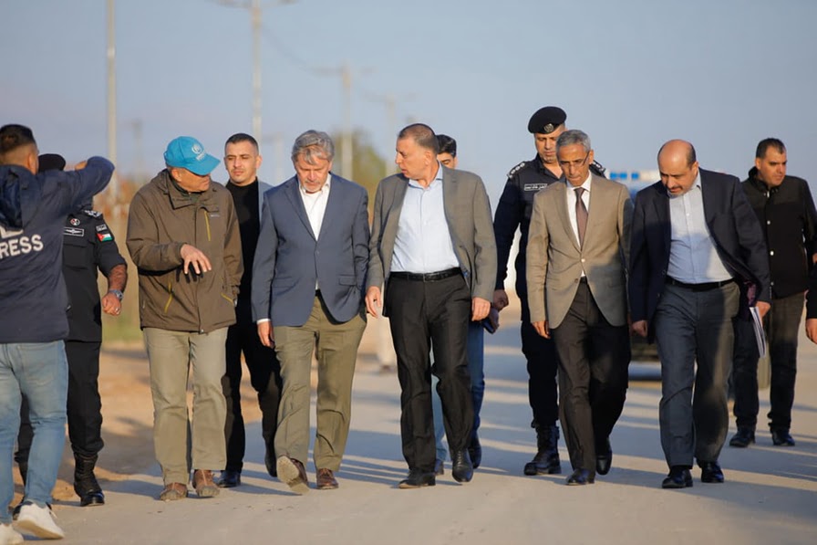 وزير الداخلية يتفقد واقع الخدمات المقدمة للاجئين في مخيم الزعتري