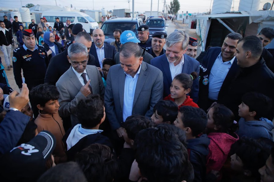 وزير الداخلية يتفقد واقع الخدمات المقدمة للاجئين في مخيم الزعتري